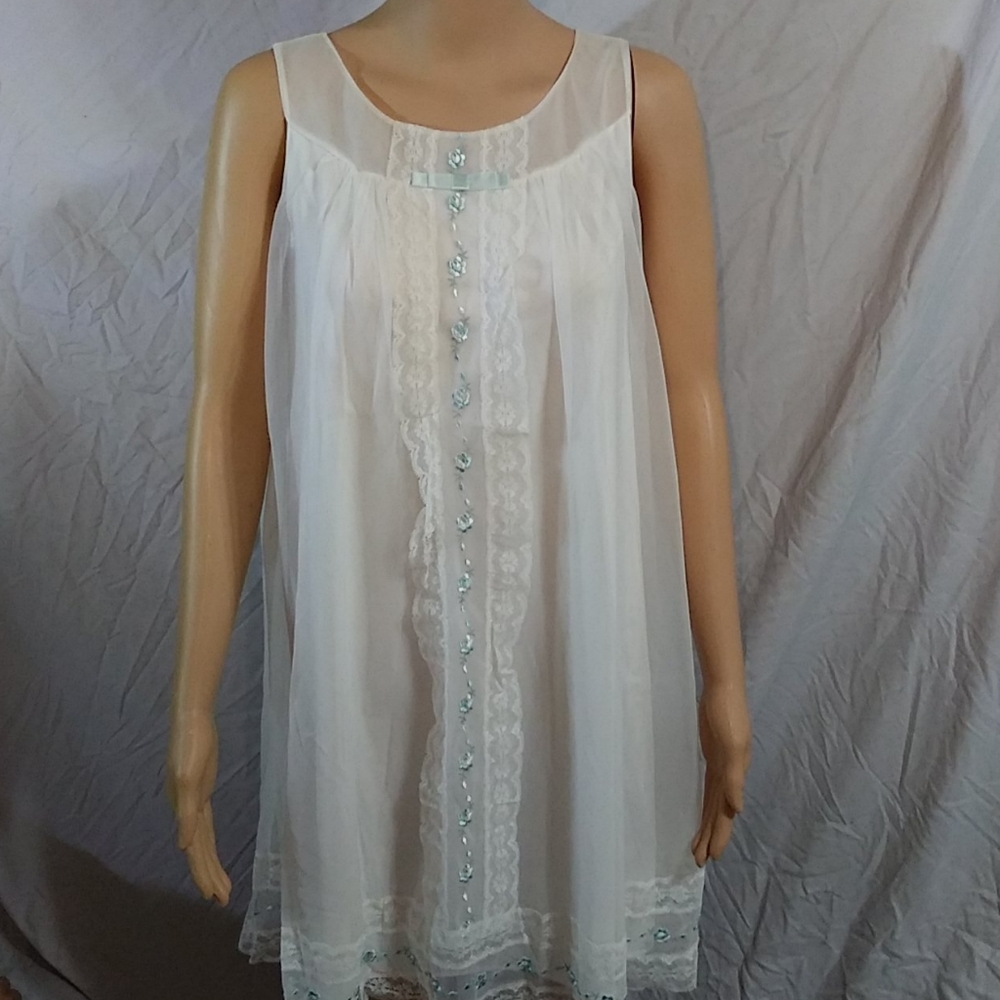 VintageWhite W/Blue Rose Lingerie Peignoir Set (S) - Picture 8 of 10